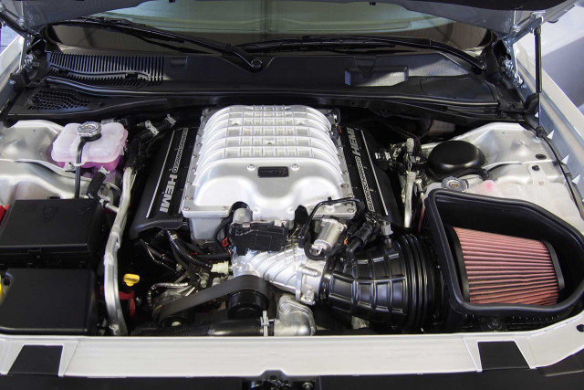 10-6,2-литров V8 – Dodge Challenger SRT Hellcat Redeye